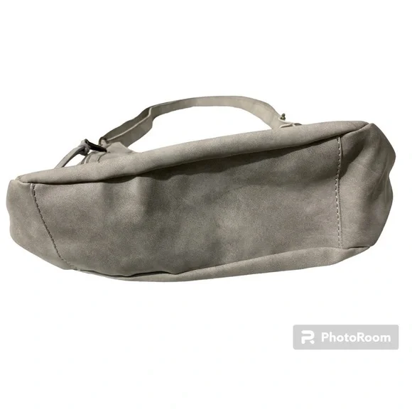 Wallflower grey vinyl crossbody purse 2 zippered slit Coker’s on front. OSP - Picture 3 of 8